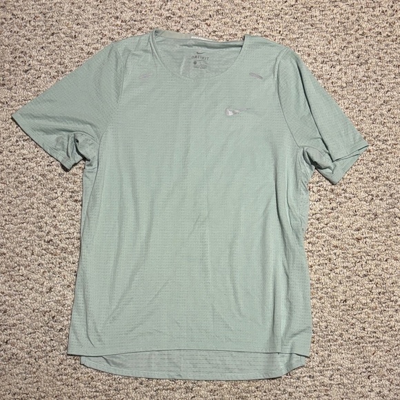 Nike Green Short Sleeve Tee Casual Comfort - Picture 1 of 4